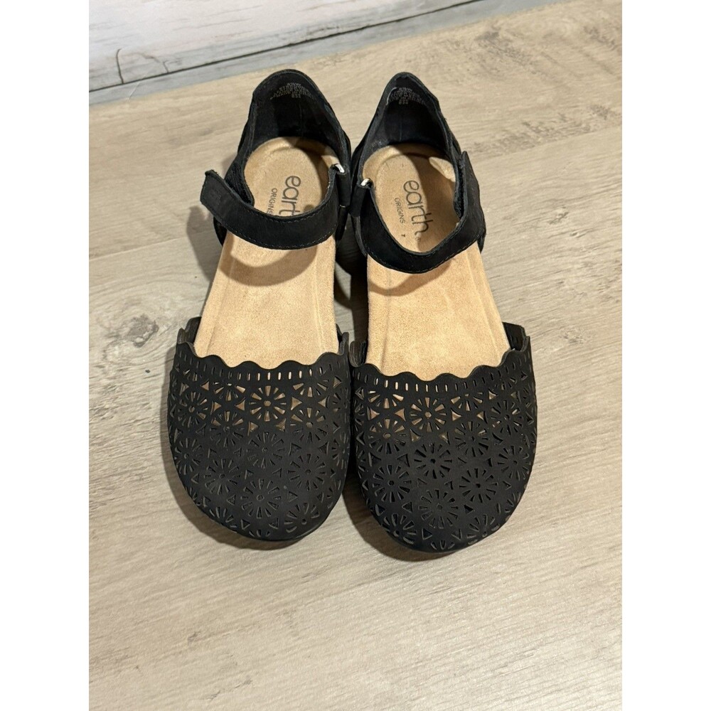 Earth Origins Women's US 8.5W Bronnie Perforated Black Cutout Flats Mary Jane’s
